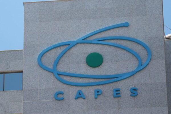 mec libera r 50 milhoes para pagamento de bolsas da capes