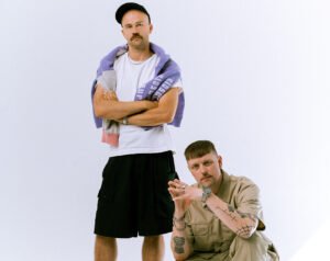 2. Adana Twins Acervo Surreal por Philipp Gladsome e1751921588685