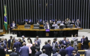 Capa Congresso derruba 56 vetos de Lula sobre licenciamento ambiental uma semana apos COP30 1